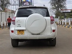 Toyota RAV4 2011 White