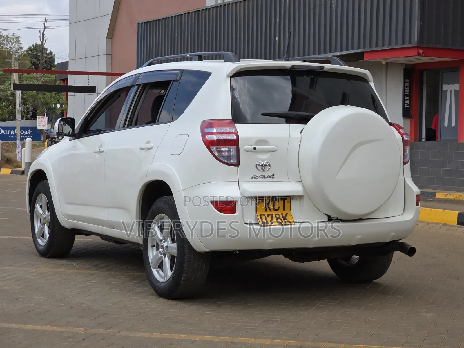 Toyota RAV4 2011 White
