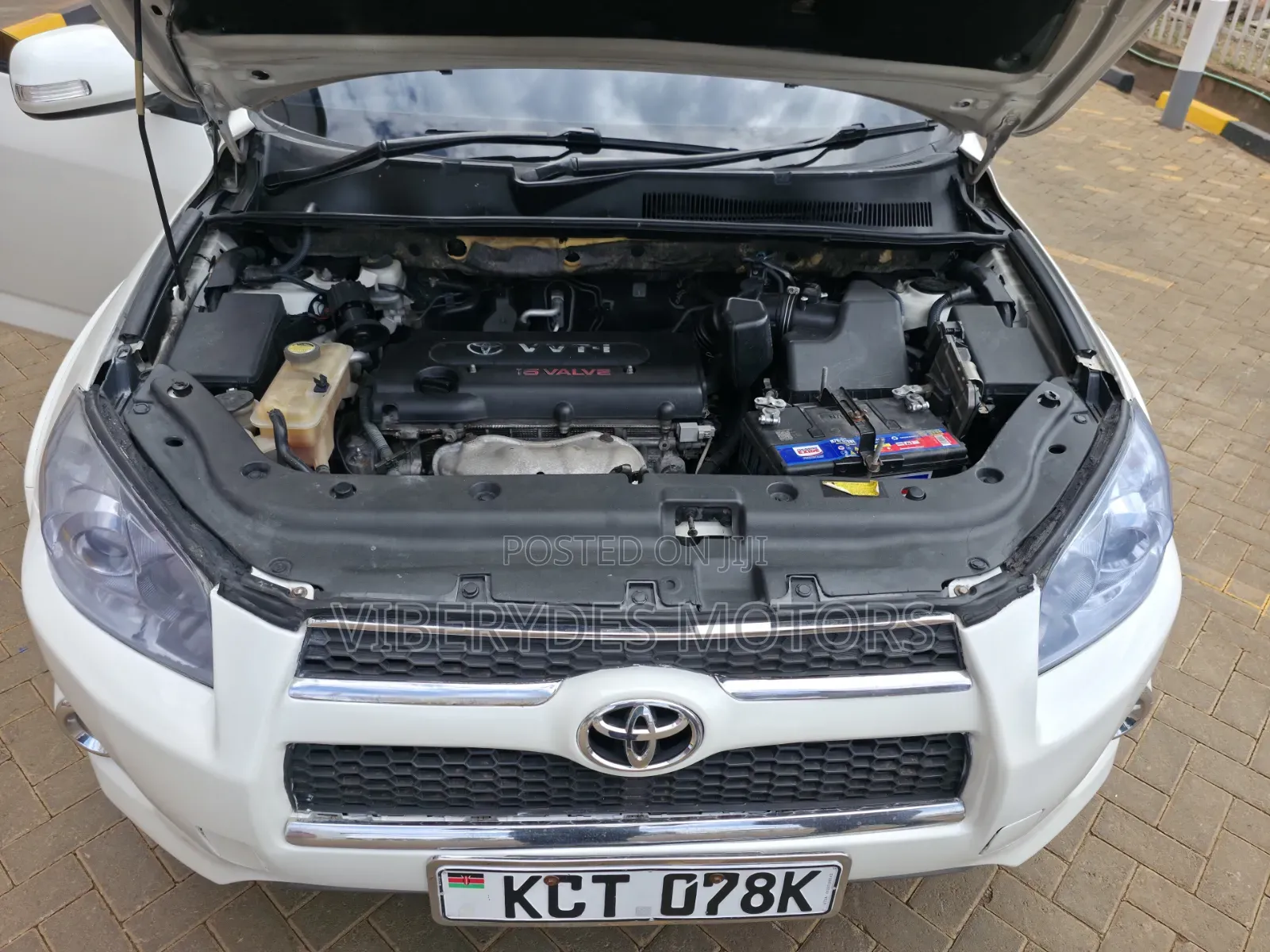 Toyota RAV4 2011 White