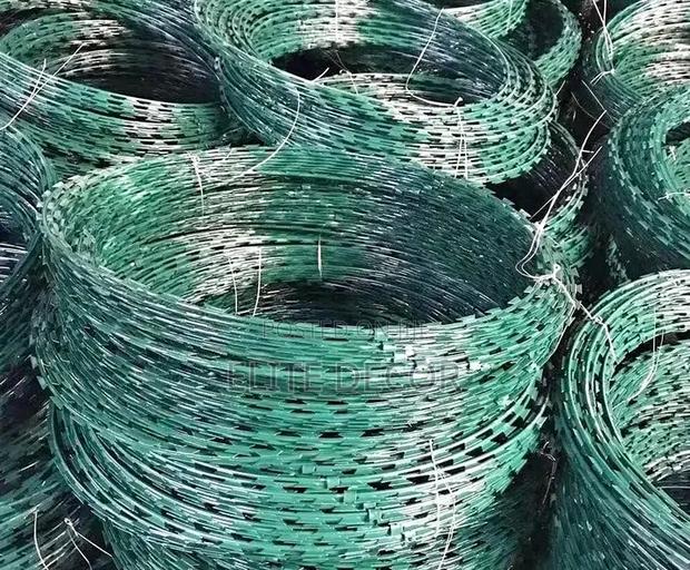 Jungle Green Galvanised Razor Wire - thumbnail 2