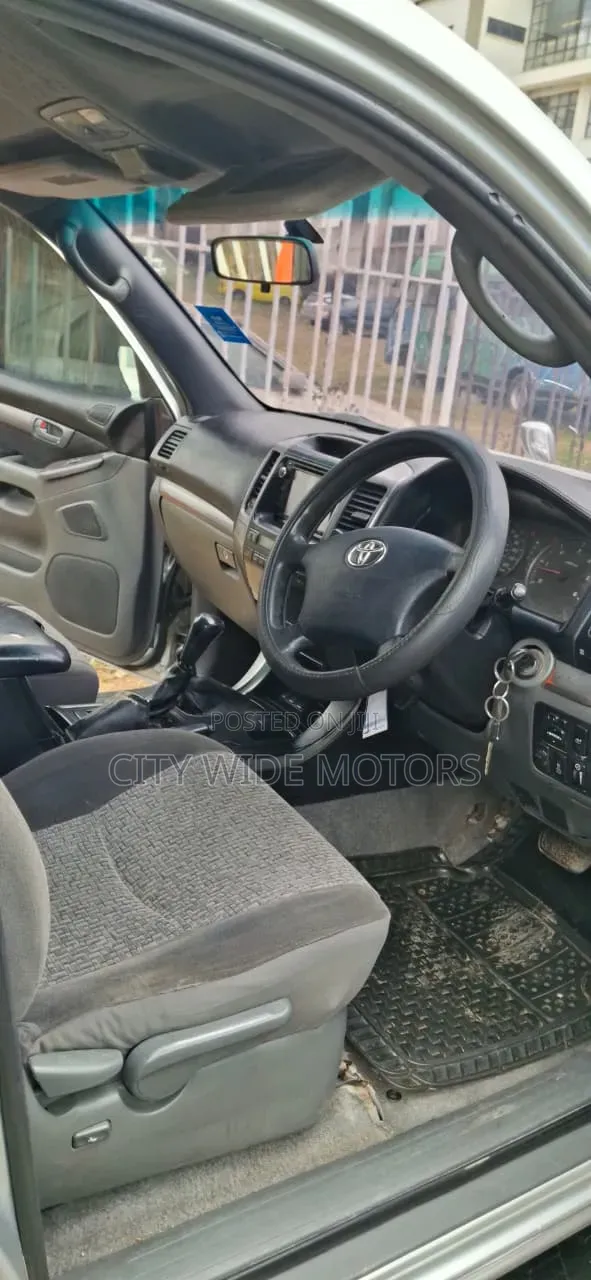 Toyota Land Cruiser Prado 2005 Silver