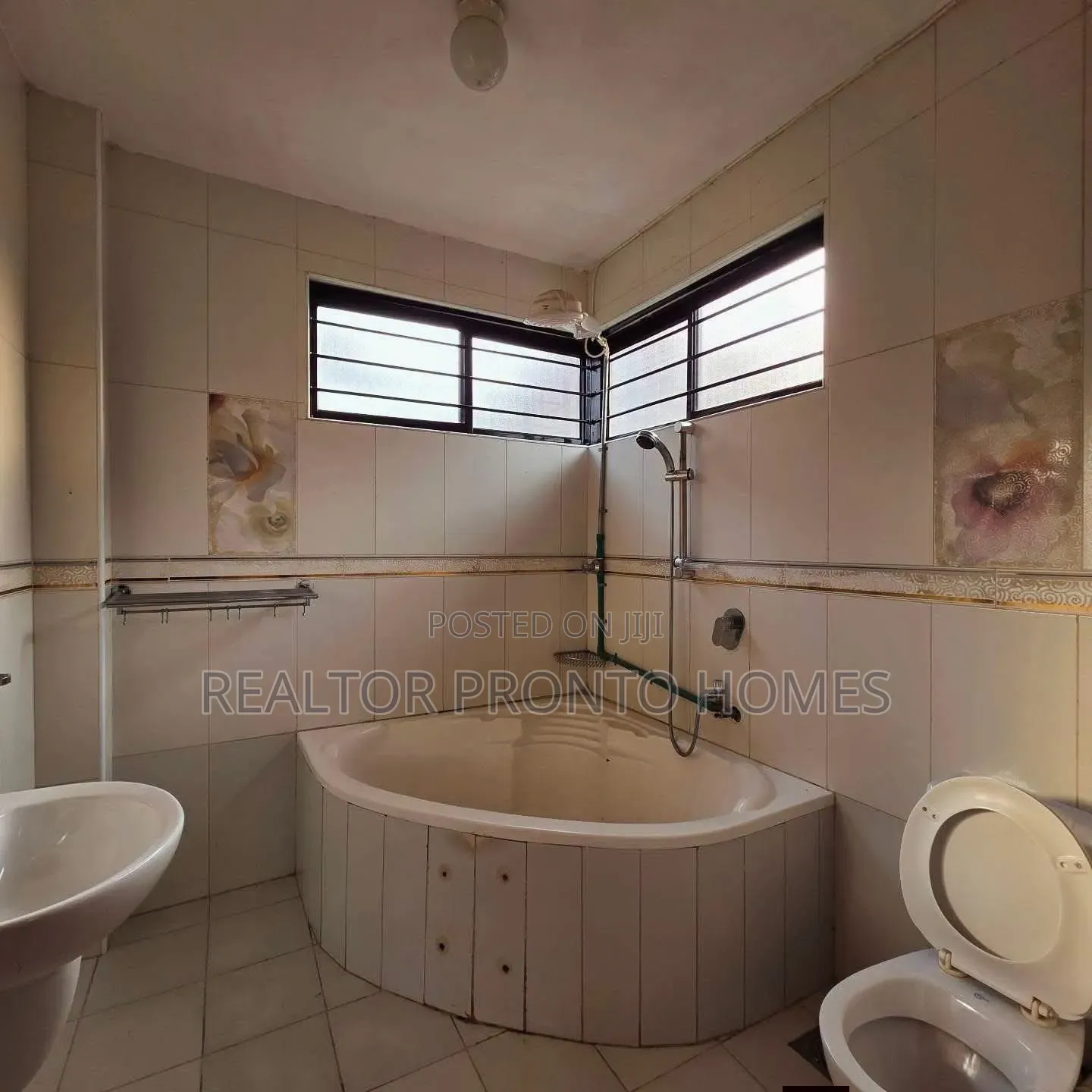 5bdrm Townhouse / Terrace in Lavington, Muthangari for rent