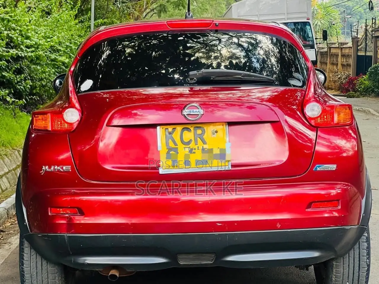 Nissan Juke 2011 Red