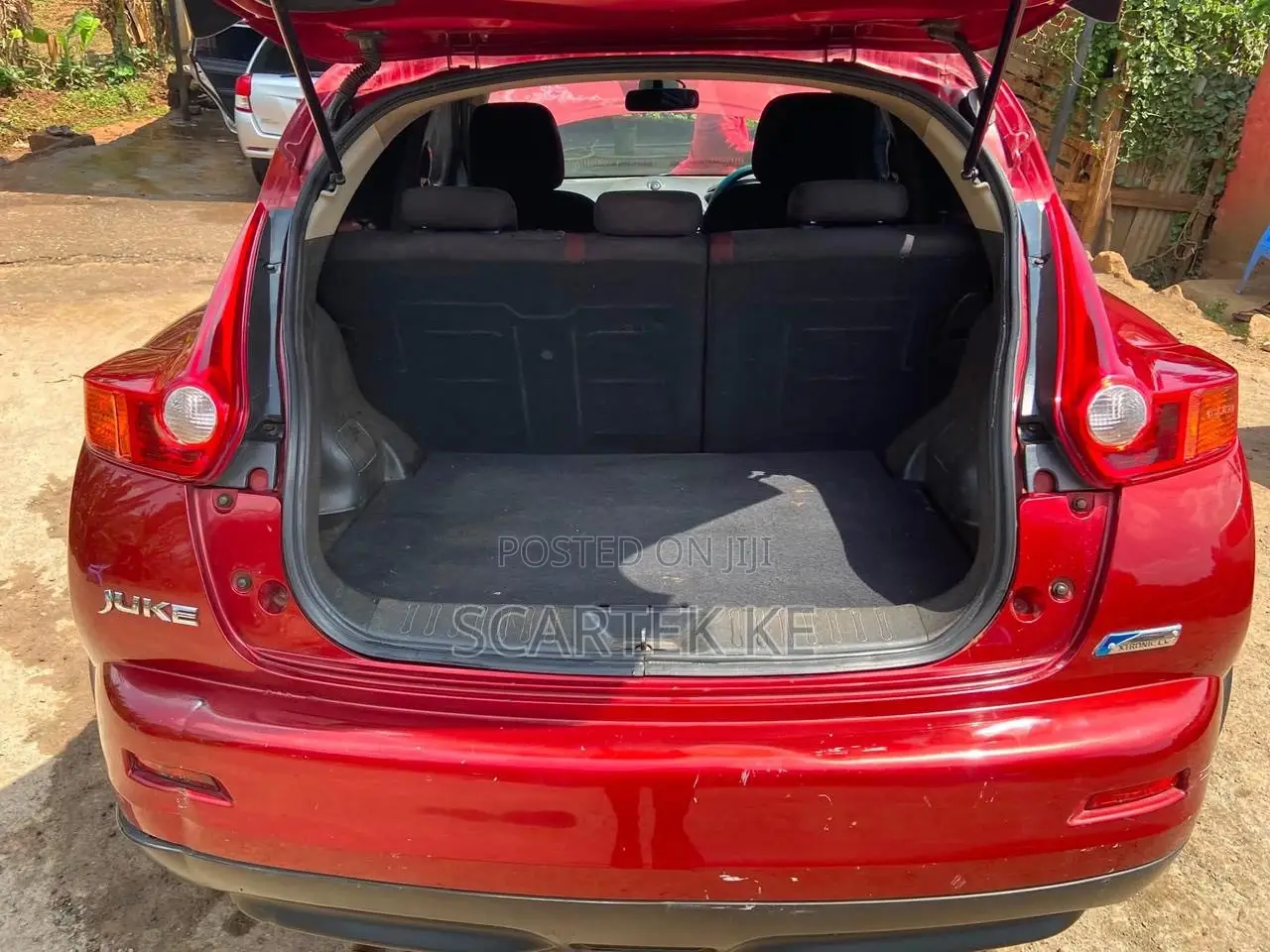 Nissan Juke 2011 Red