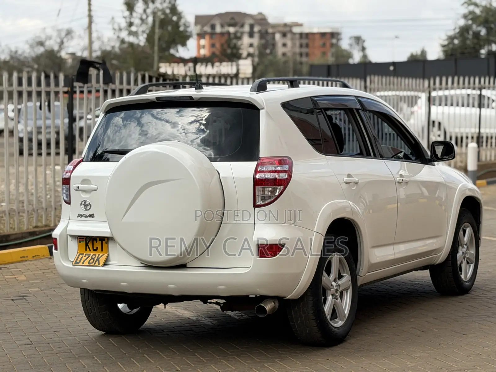 Toyota RAV4 2011 White