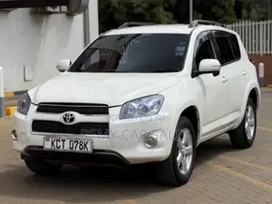 Toyota RAV4 2011 White