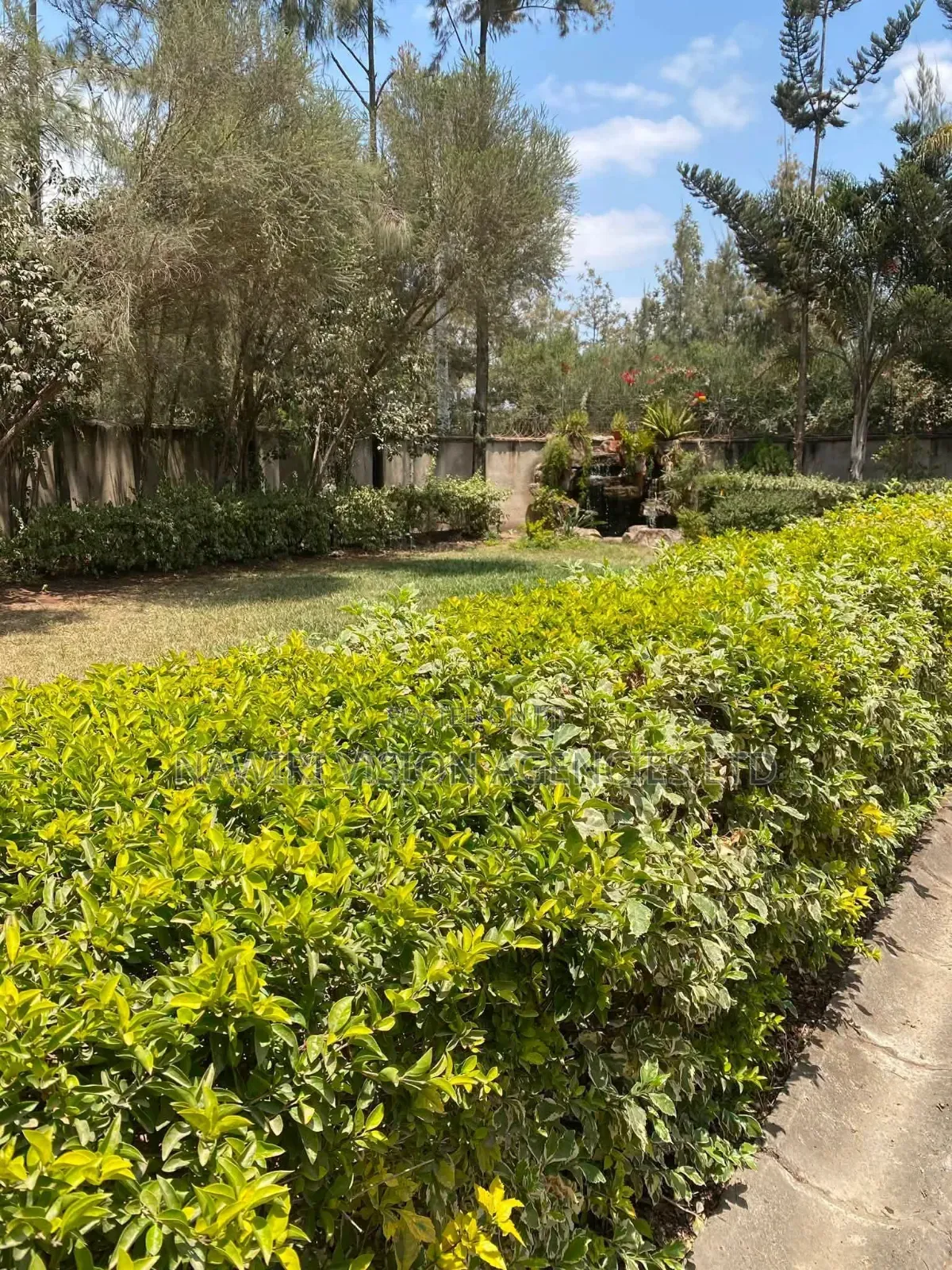 4bdrm Mansion in Ruai for rent