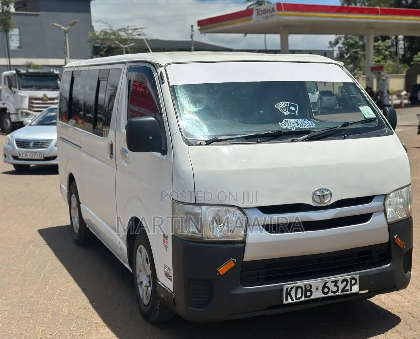 Toyota HiAce 2013 White