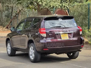 Toyota Vanguard 2011 Maroon