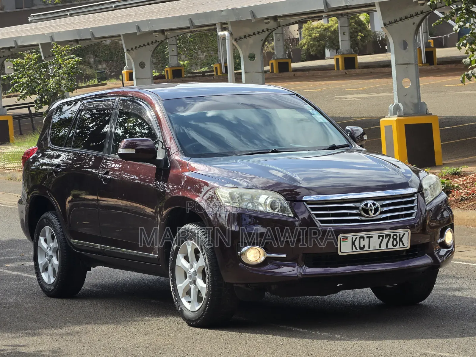 Toyota Vanguard 2011 Maroon