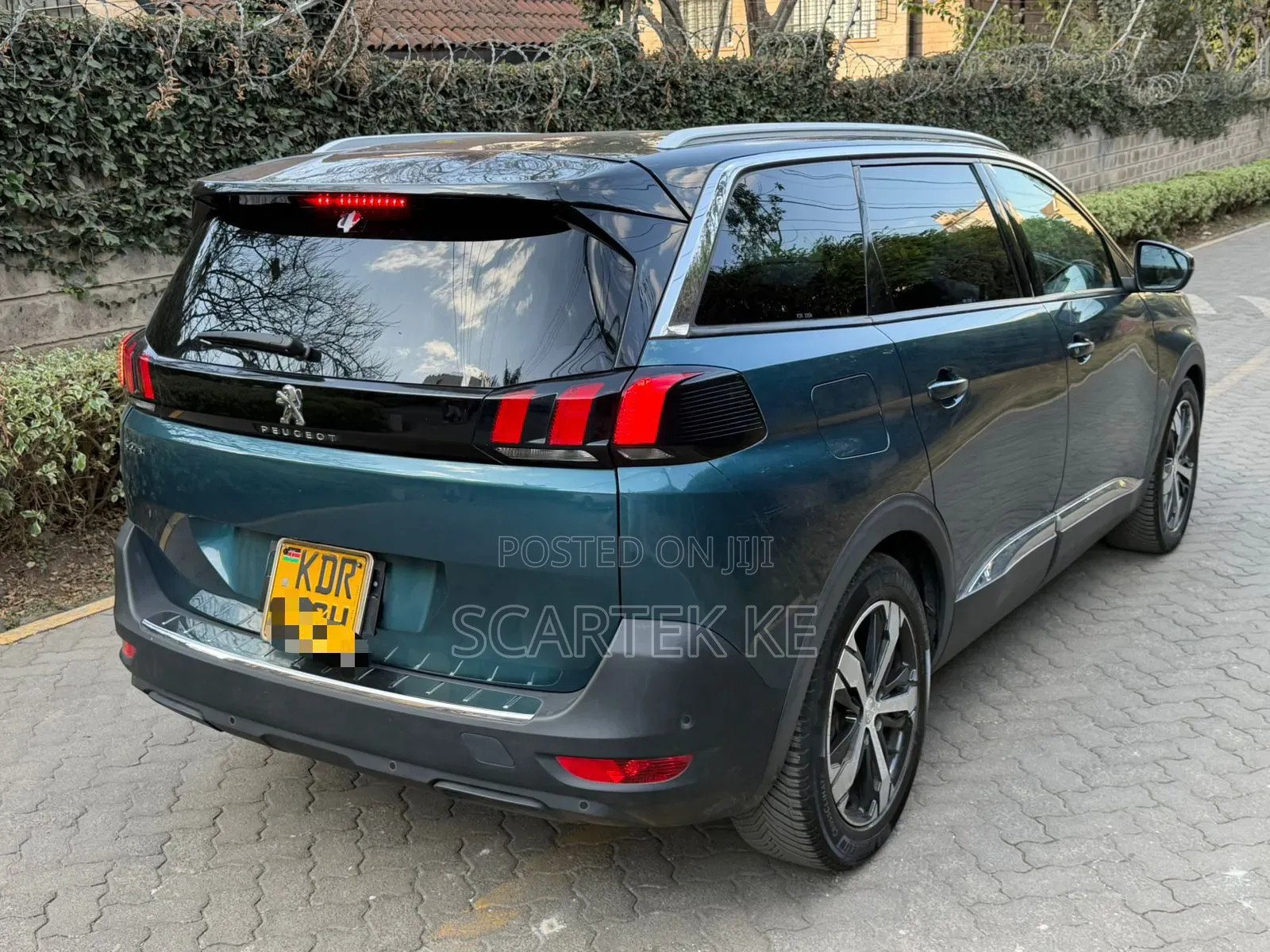 Peugeot 5008 2017 Green