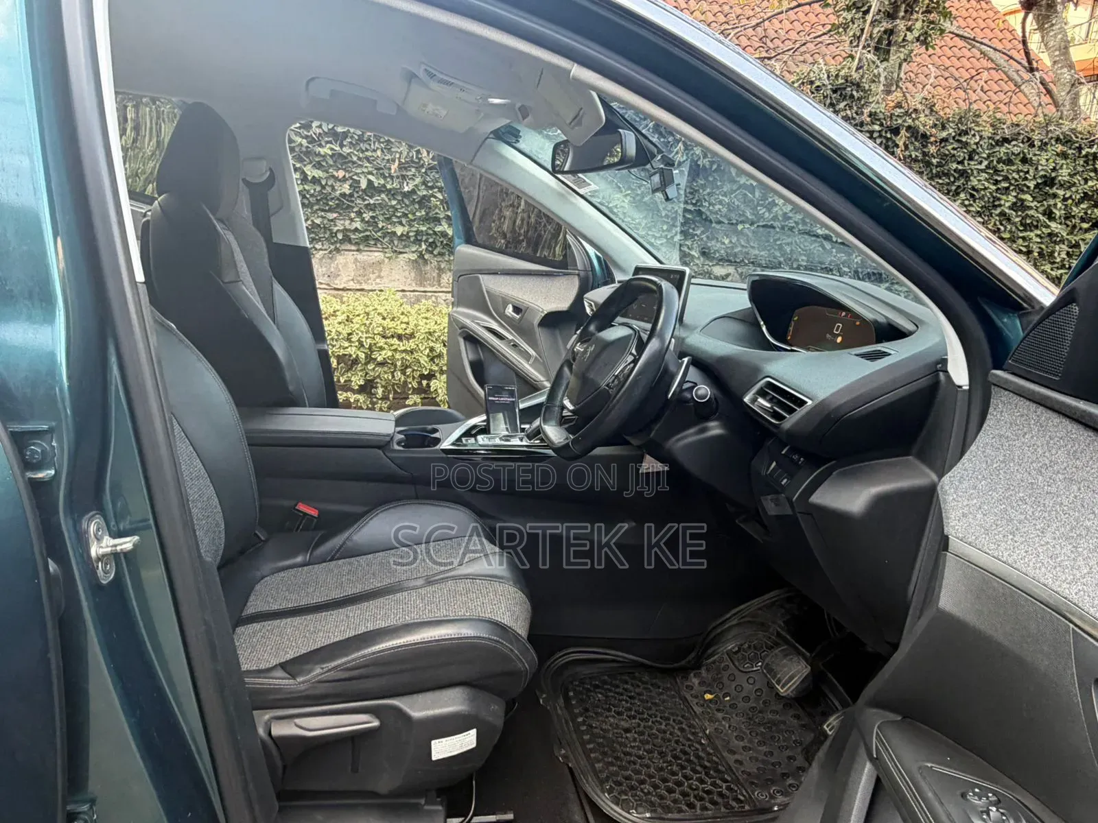 Peugeot 5008 2017 Green