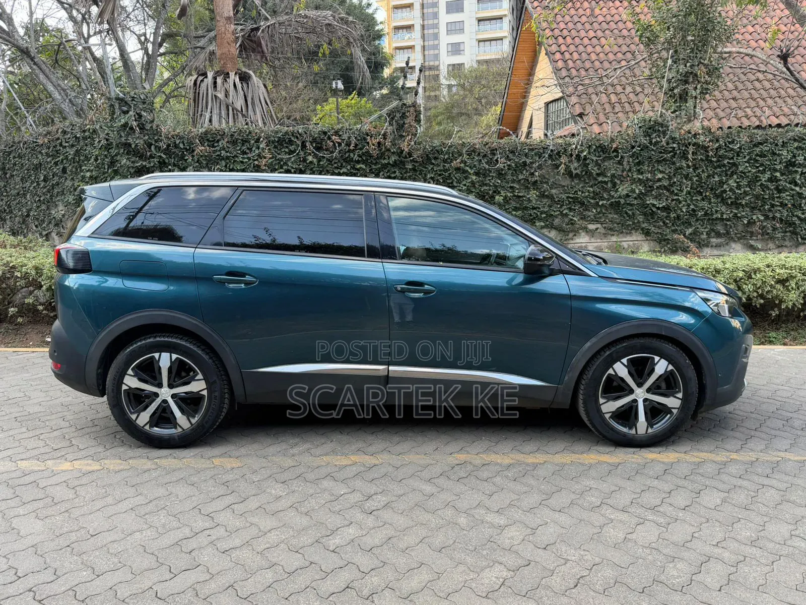 Peugeot 5008 2017 Green