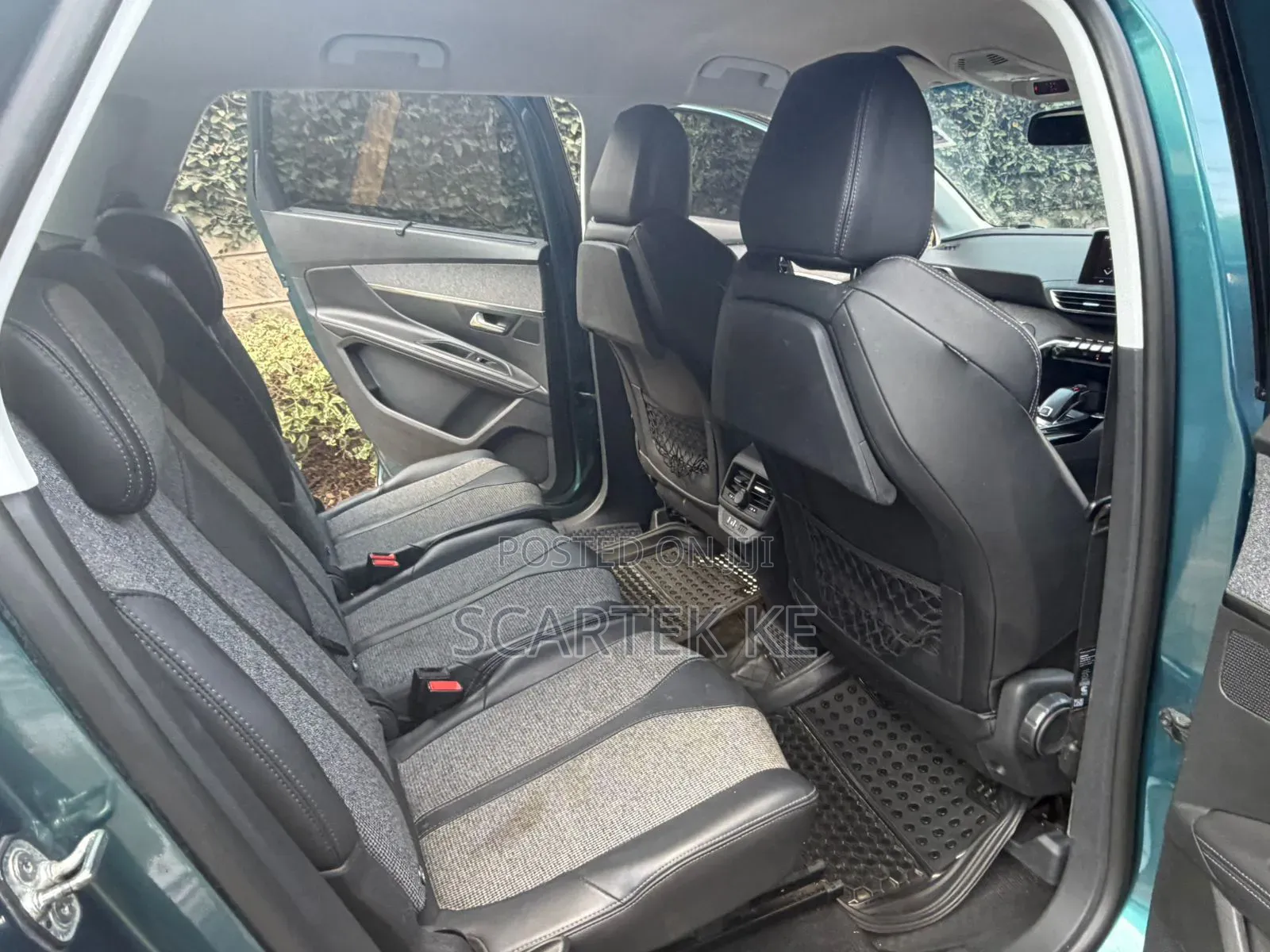 Peugeot 5008 2017 Green