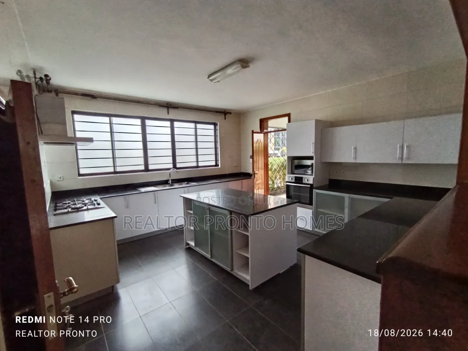 5bdrm Townhouse / Terrace in Lavington, Muthangari for rent