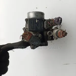 Nissan Hardbody Throttle Body