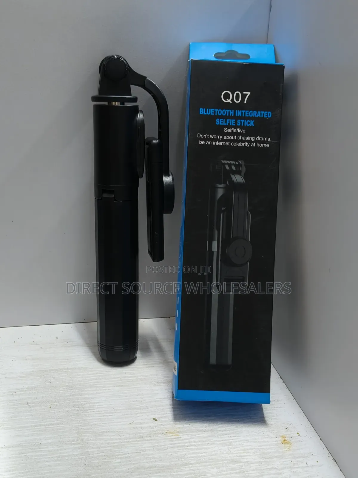 Q07 Bluetooth Selfie Stick – 360° Rotating Tripod