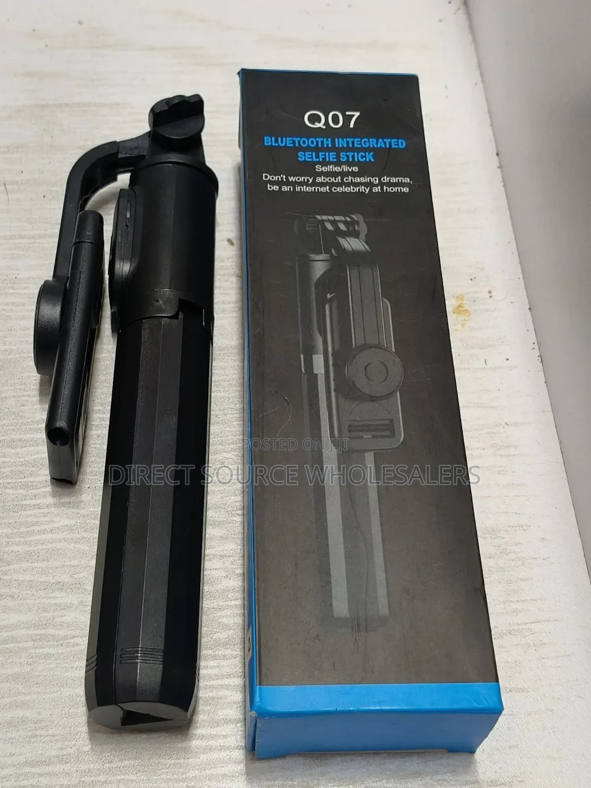 Q07 Bluetooth Selfie Stick – 360° Rotating Tripod