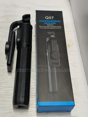 Q07 Bluetooth Selfie Stick – 360° Rotating Tripod