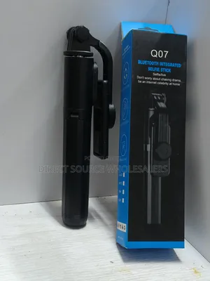Q07 3-in-1 Bluetooth Selfie Stick & Tripod Stand