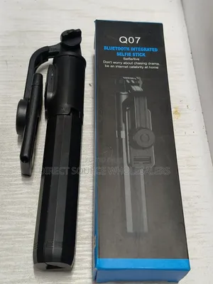 Q07 3-in-1 Bluetooth Selfie Stick & Tripod Stand