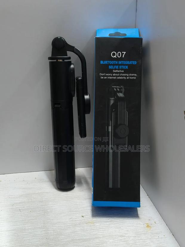 Q07 Portable Selfie Stick With Tripod & Bluetooth - thumbnail 2