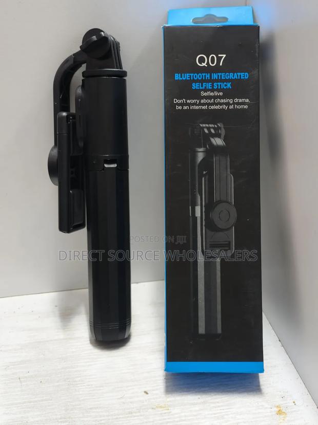 Q07 Portable Selfie Stick With Tripod & Bluetooth - thumbnail 3