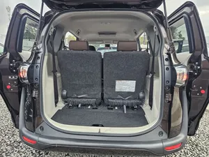 Toyota Sienta 2019 Brown