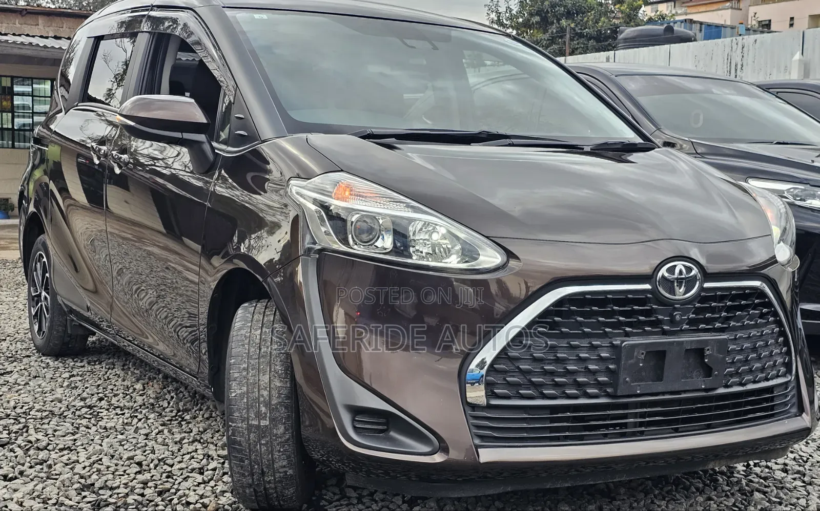 Toyota Sienta 2019 Brown