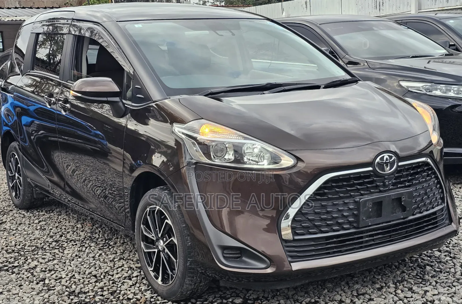 Toyota Sienta 2019 Brown