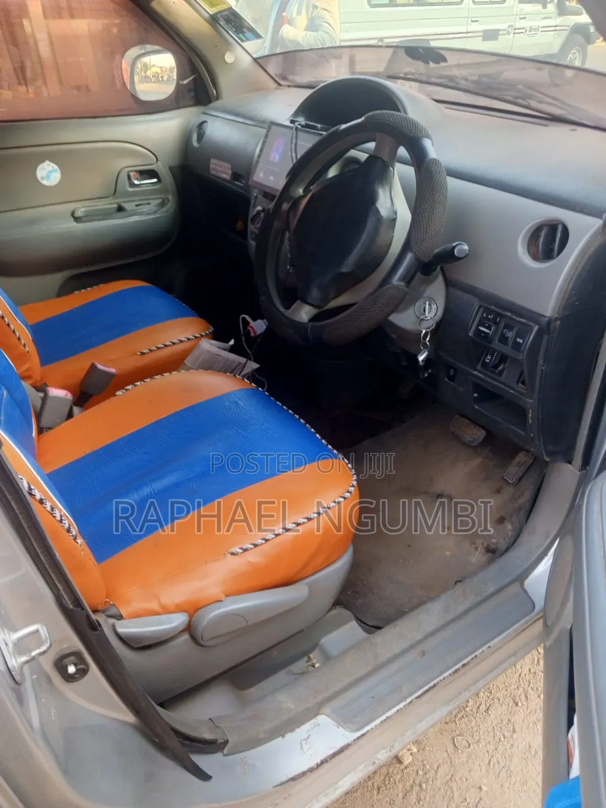 Toyota Sienta 2012 Silver
