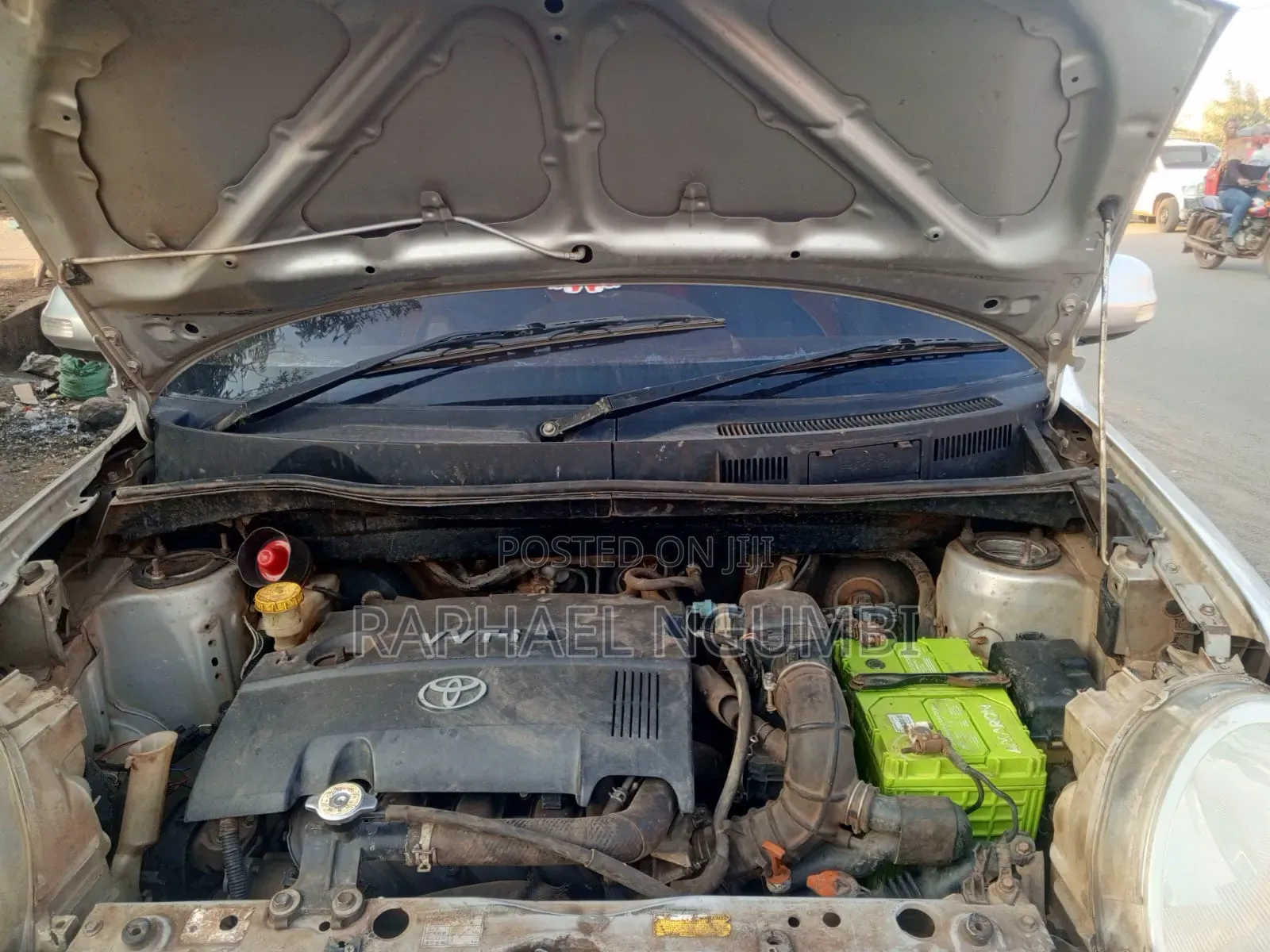 Toyota Sienta 2012 Silver