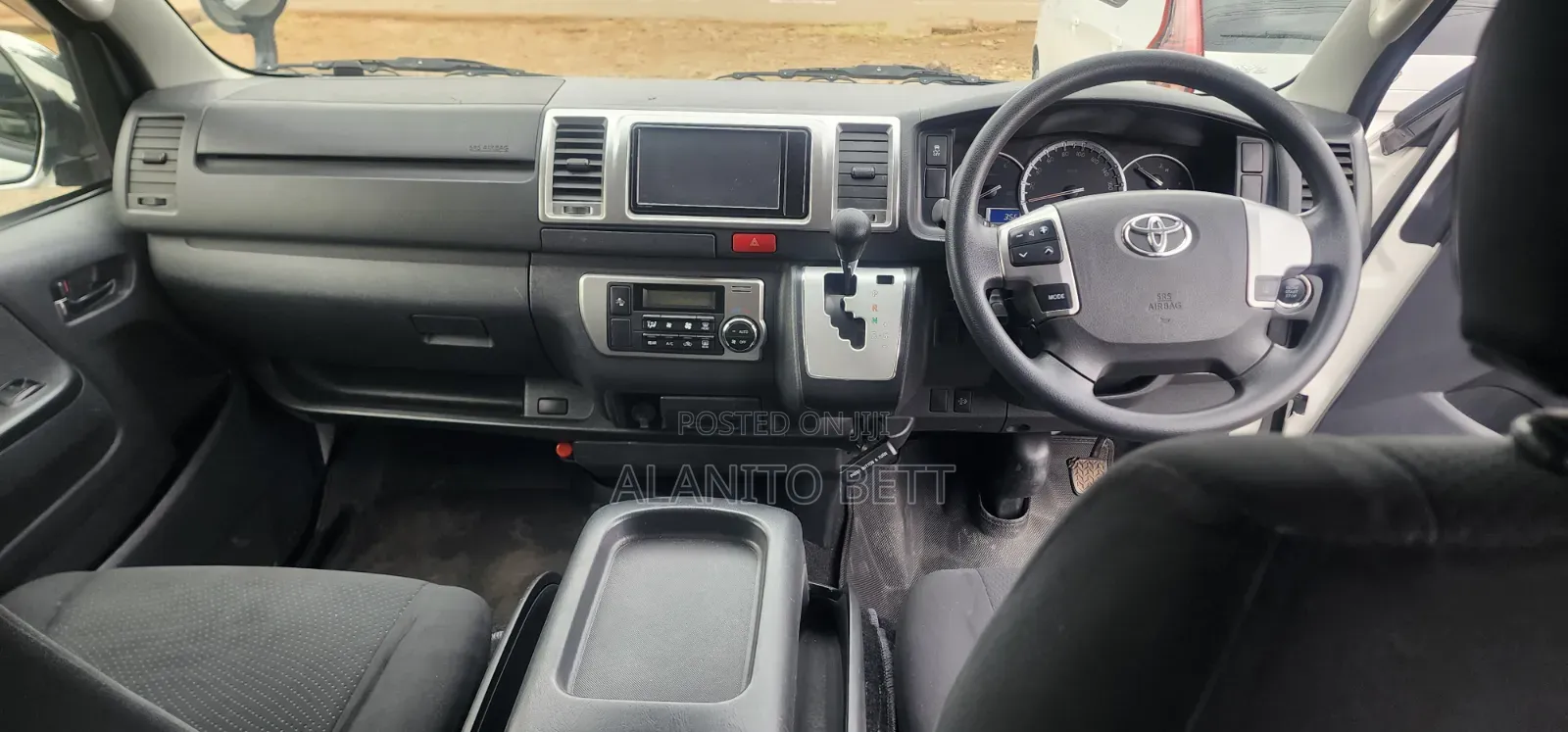 Toyota HiAce 2019 White