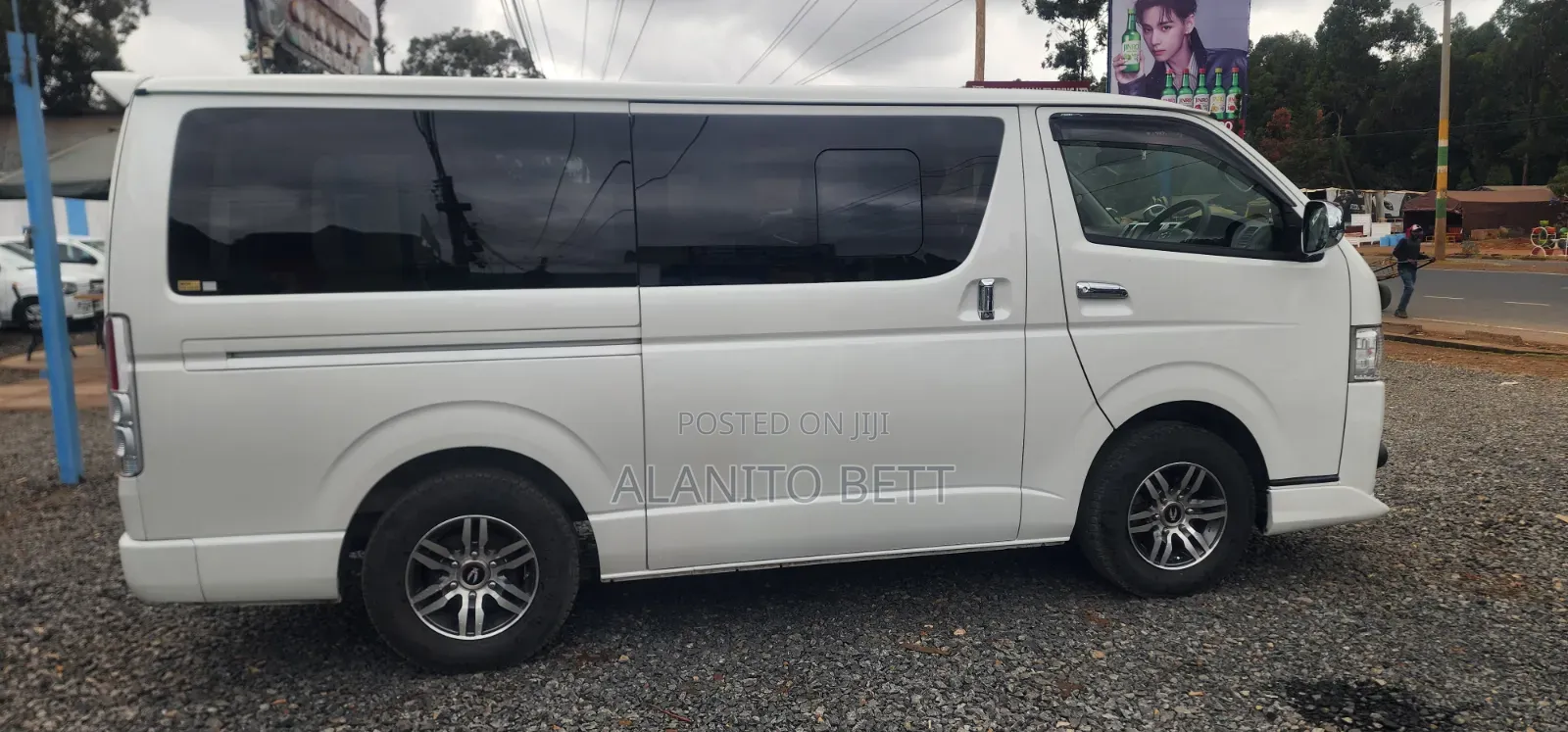 Toyota HiAce 2019 White