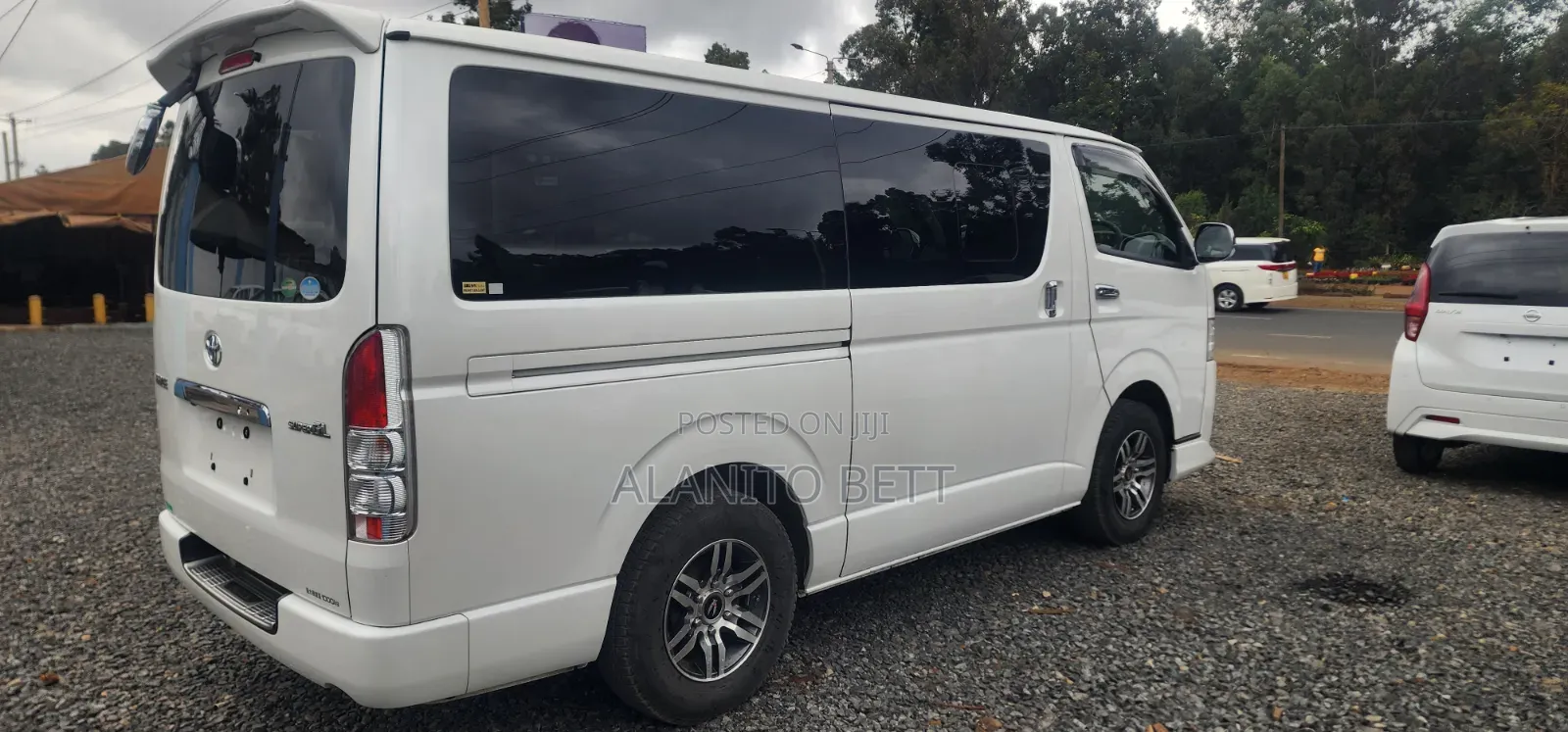 Toyota HiAce 2019 White