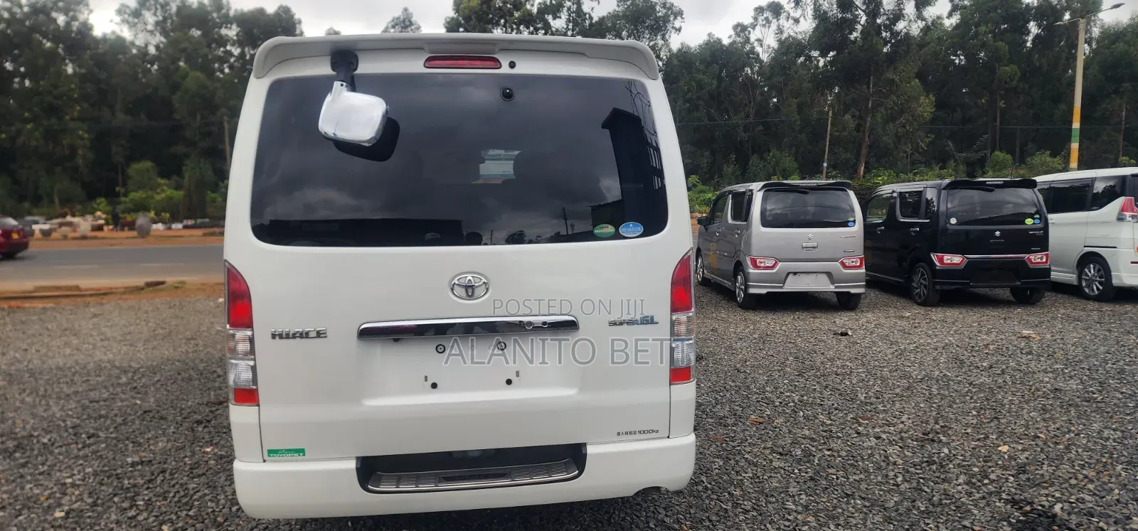 Toyota HiAce 2019 White