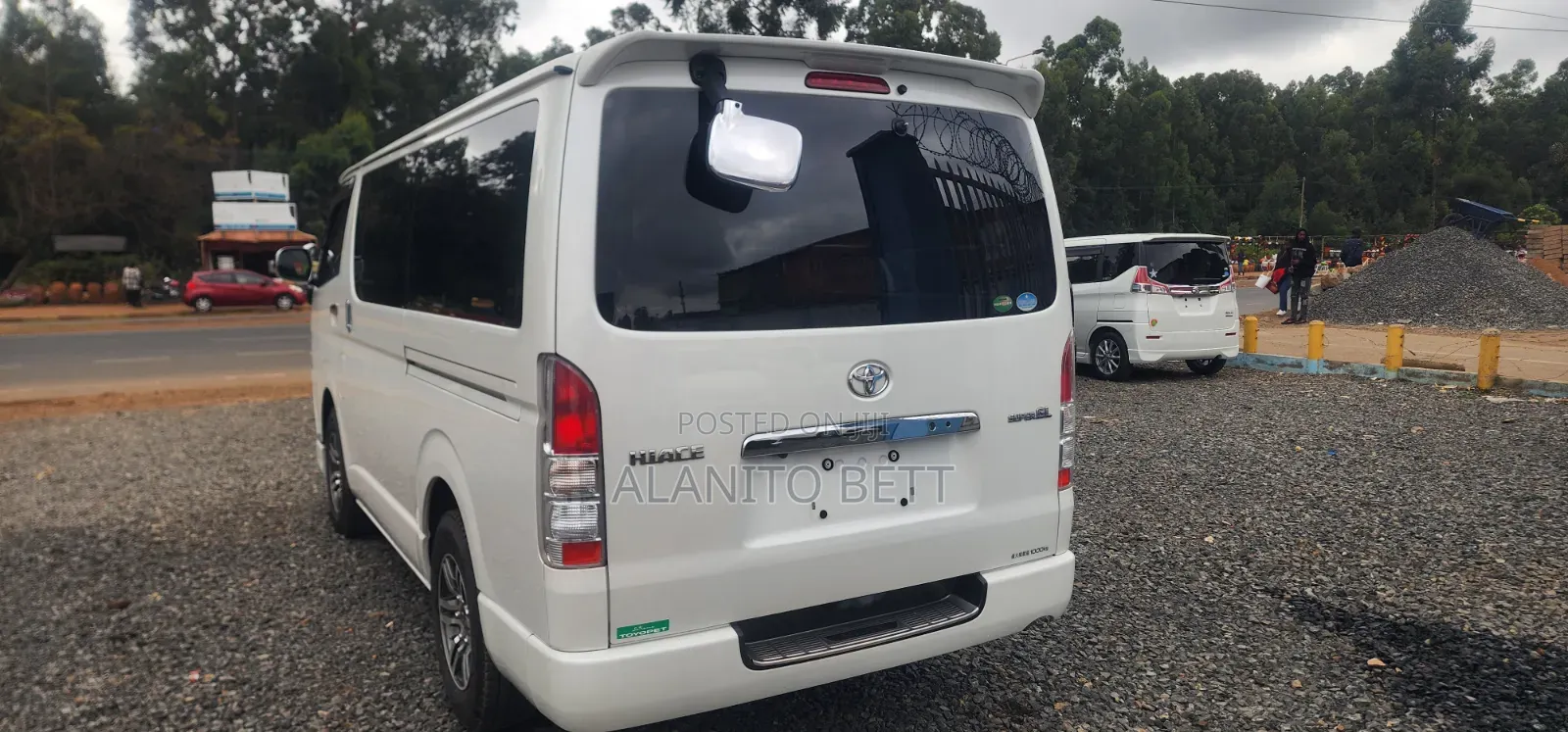 Toyota HiAce 2019 White