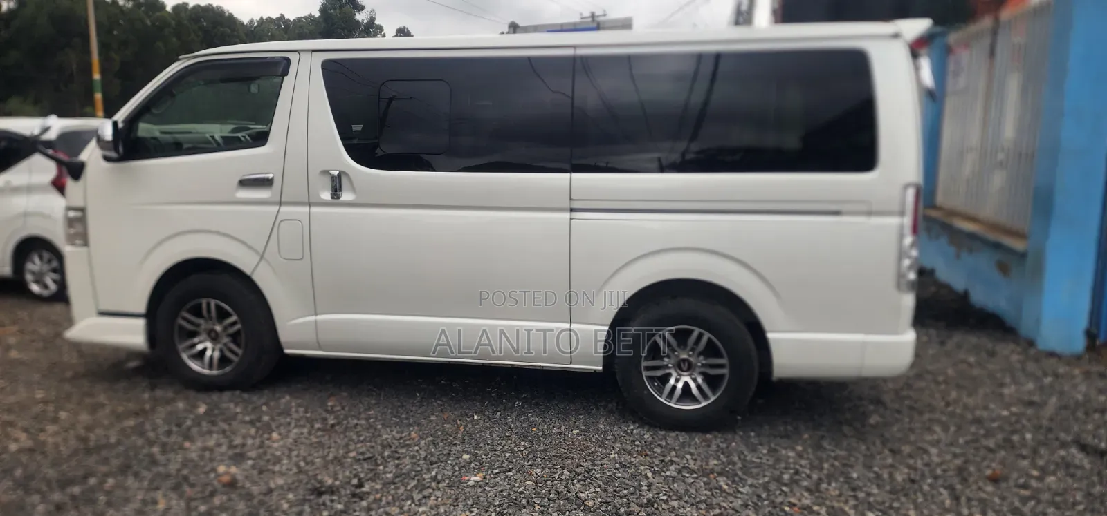 Toyota HiAce 2019 White