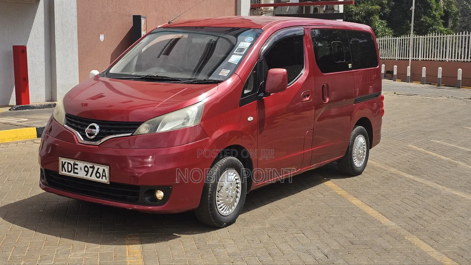Nissan NP200 2014 Maroon