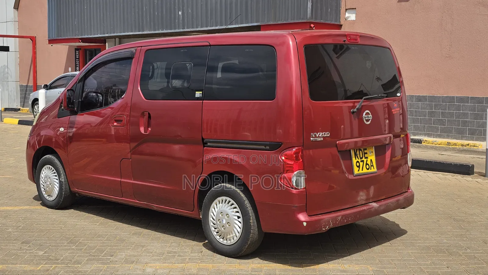 Nissan NP200 2014 Maroon