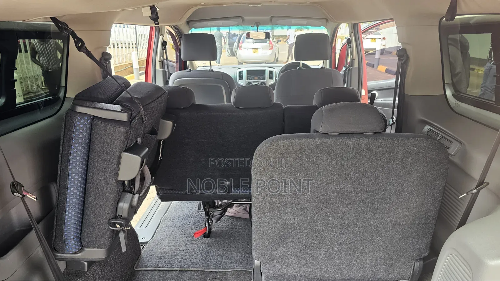 Nissan NP200 2014 Maroon