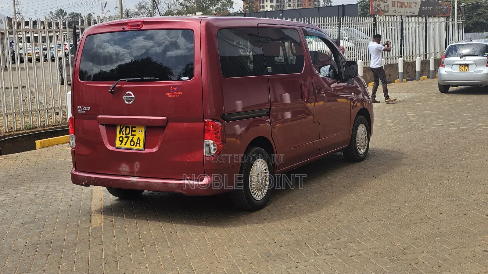 Nissan NP200 2014 Maroon