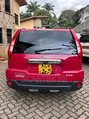 Nissan X-Trail 2011 Red