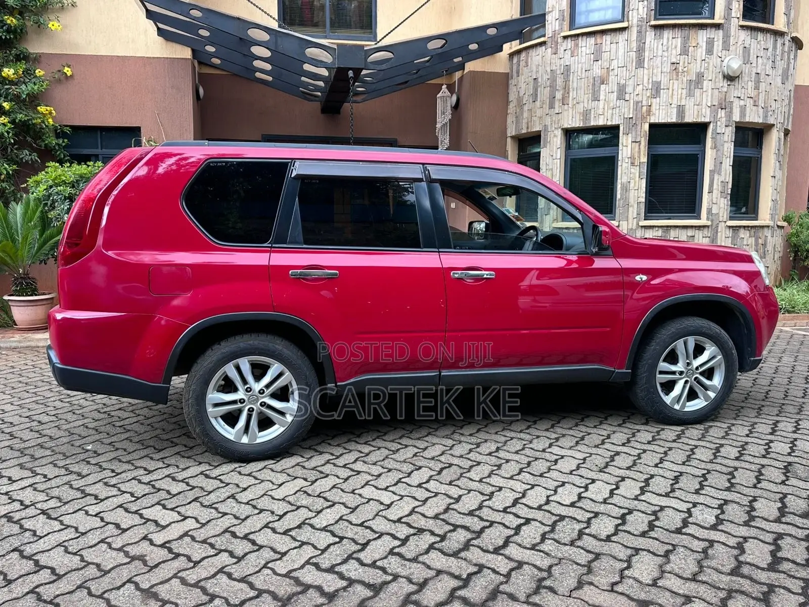 Nissan X-Trail 2011 Red