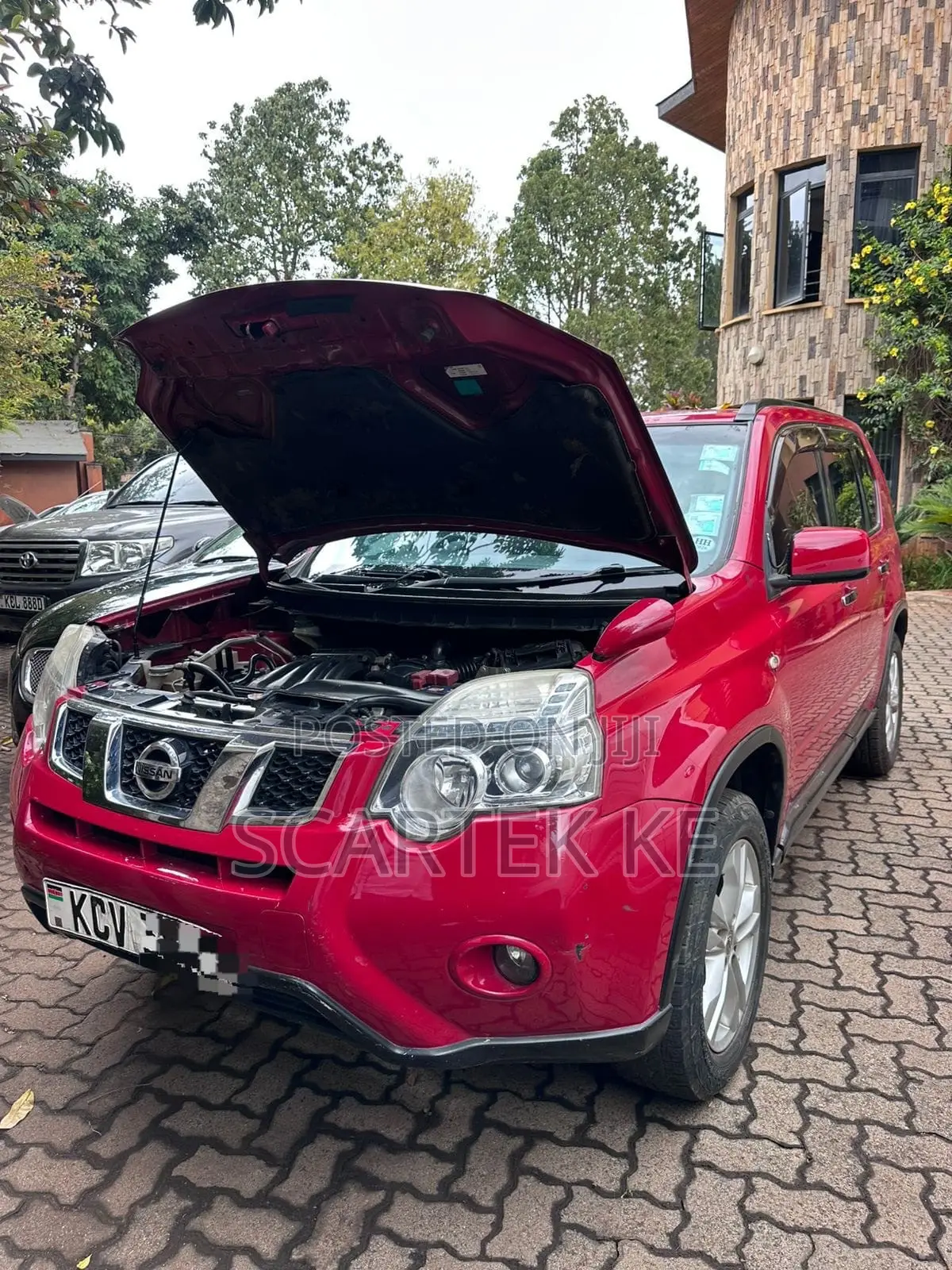 Nissan X-Trail 2011 Red