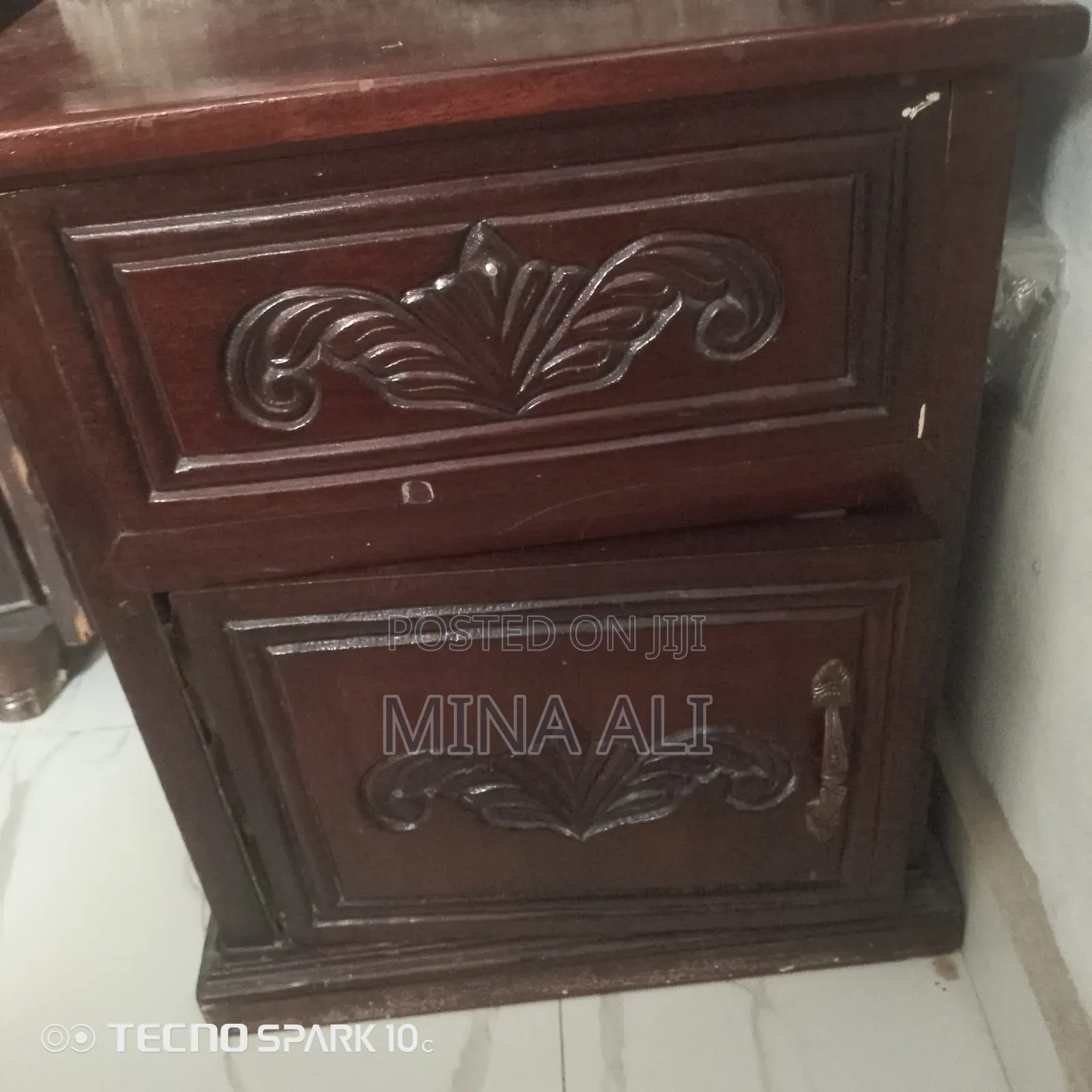 Dressing Table Plus 2 Side Drawers