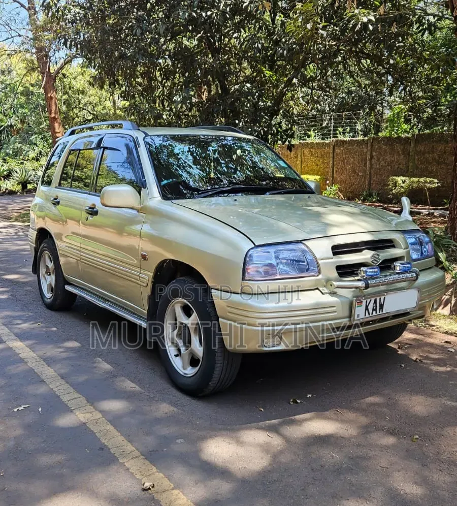Suzuki Escudo 2000 Beige