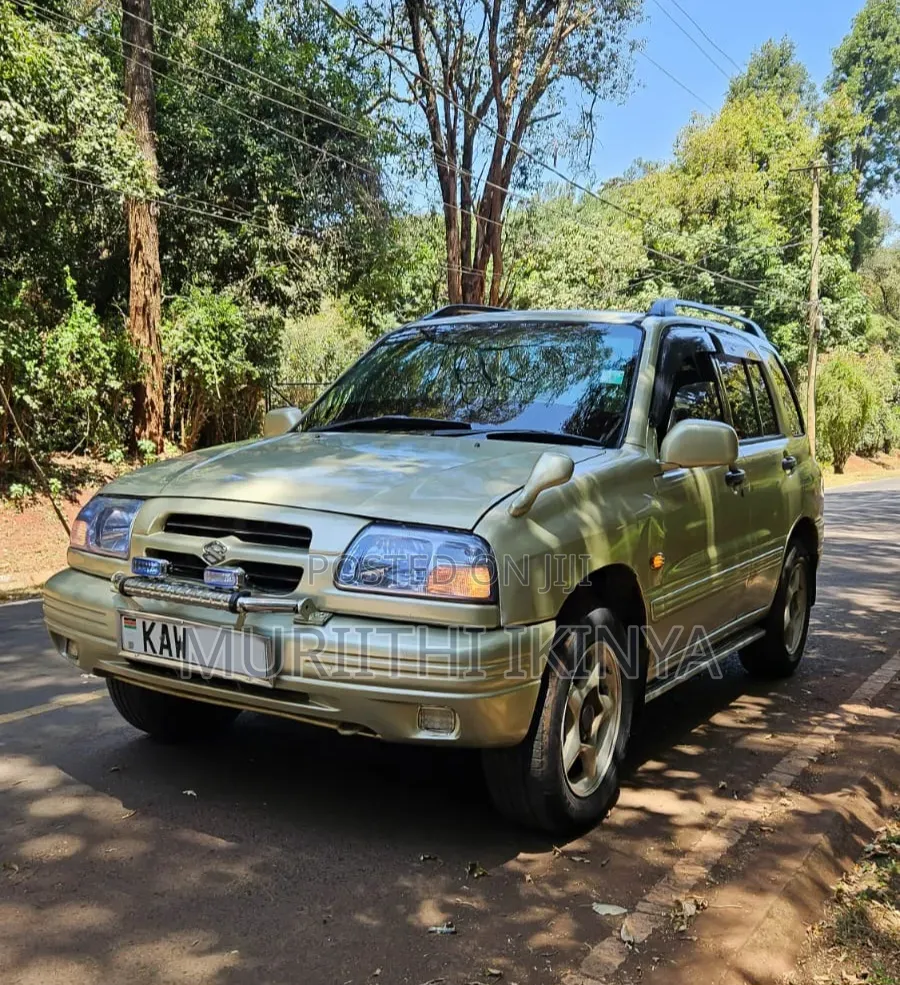 Suzuki Escudo 2000 Beige