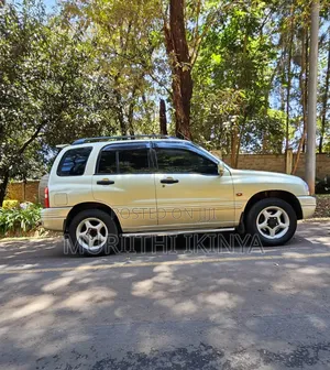 Suzuki Escudo 2000 Beige