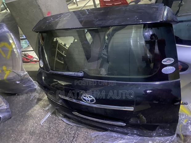 Toyota Vangurd Boot 2010/2012